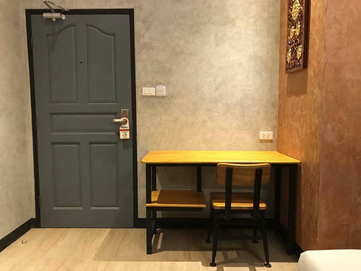 เซ็นเตอร์ พ้อยท์ พลาซ่า Hostel กรุงเทพมหานคร ภายนอก รูปภาพ
