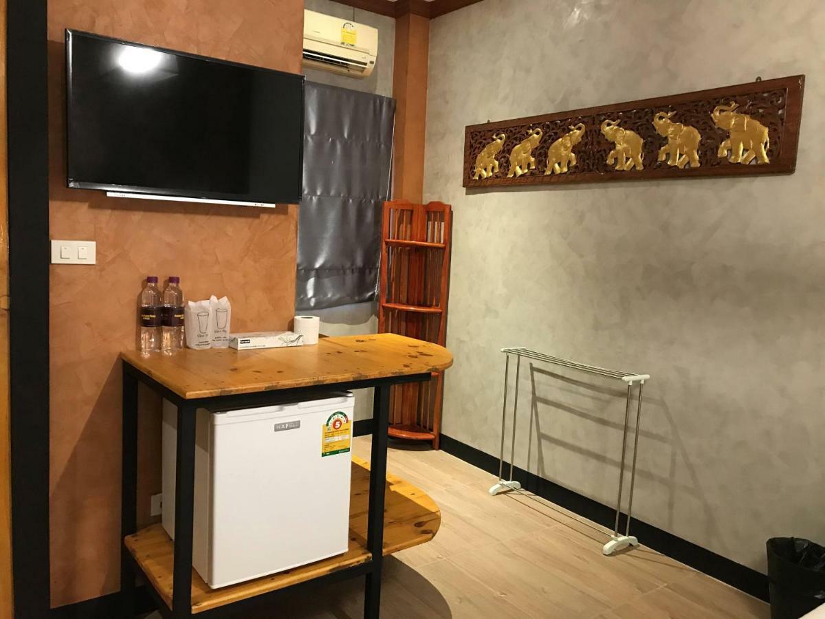 เซ็นเตอร์ พ้อยท์ พลาซ่า Hostel กรุงเทพมหานคร ภายนอก รูปภาพ